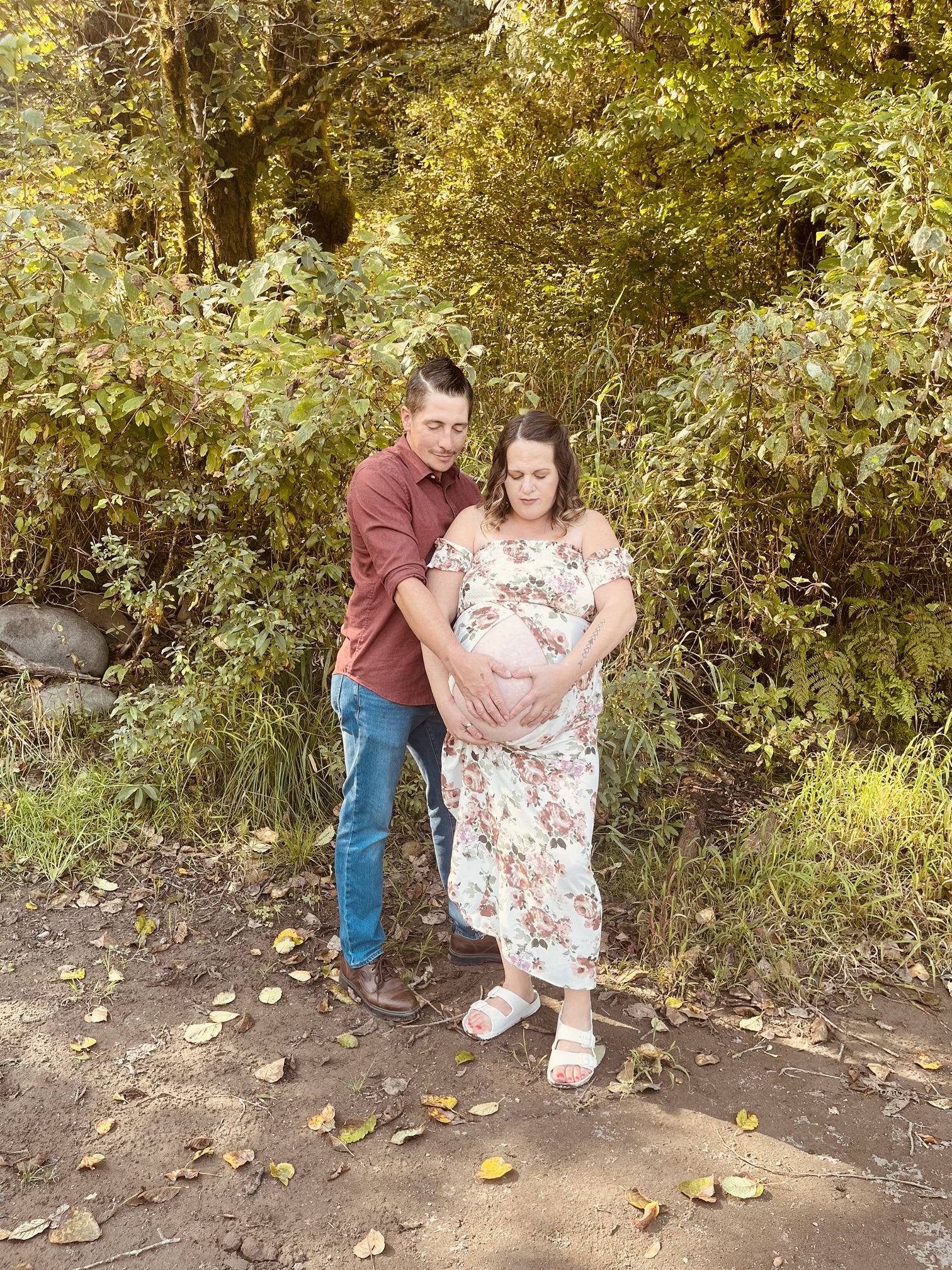 natural makeup and soft styled hair in hood river oregon