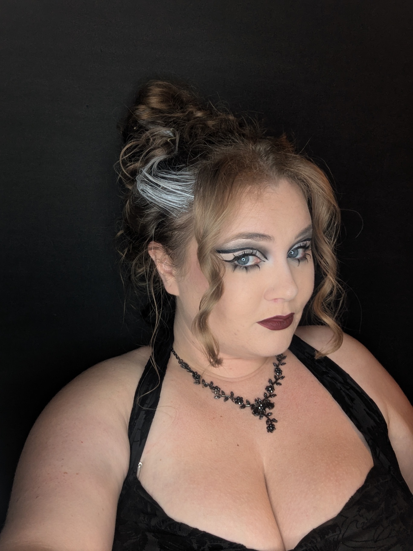 Full glam makeup for bride on halloween